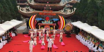 Sự kiện lễ hội diễn ra với sự hội tụ đông đúc của nhiều người dân