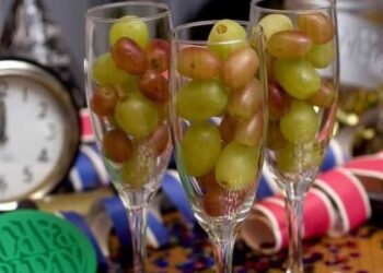 12 quả nho - Món ăn truyền thống Tết Dương lịch của các nước trên thế giới